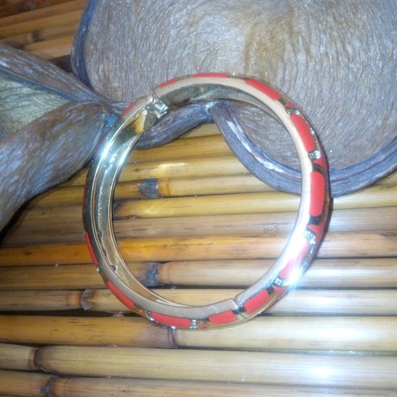 Pink and Gold Click Hinged Enamel Bracelet - Picture 6 of 16